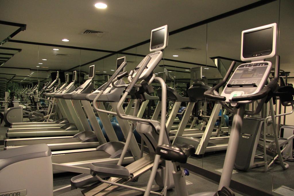 אבו דאבי Trianon Royal Hotel מראה חיצוני תמונה