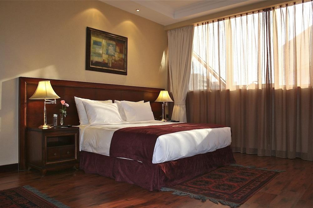 אבו דאבי Trianon Royal Hotel מראה חיצוני תמונה