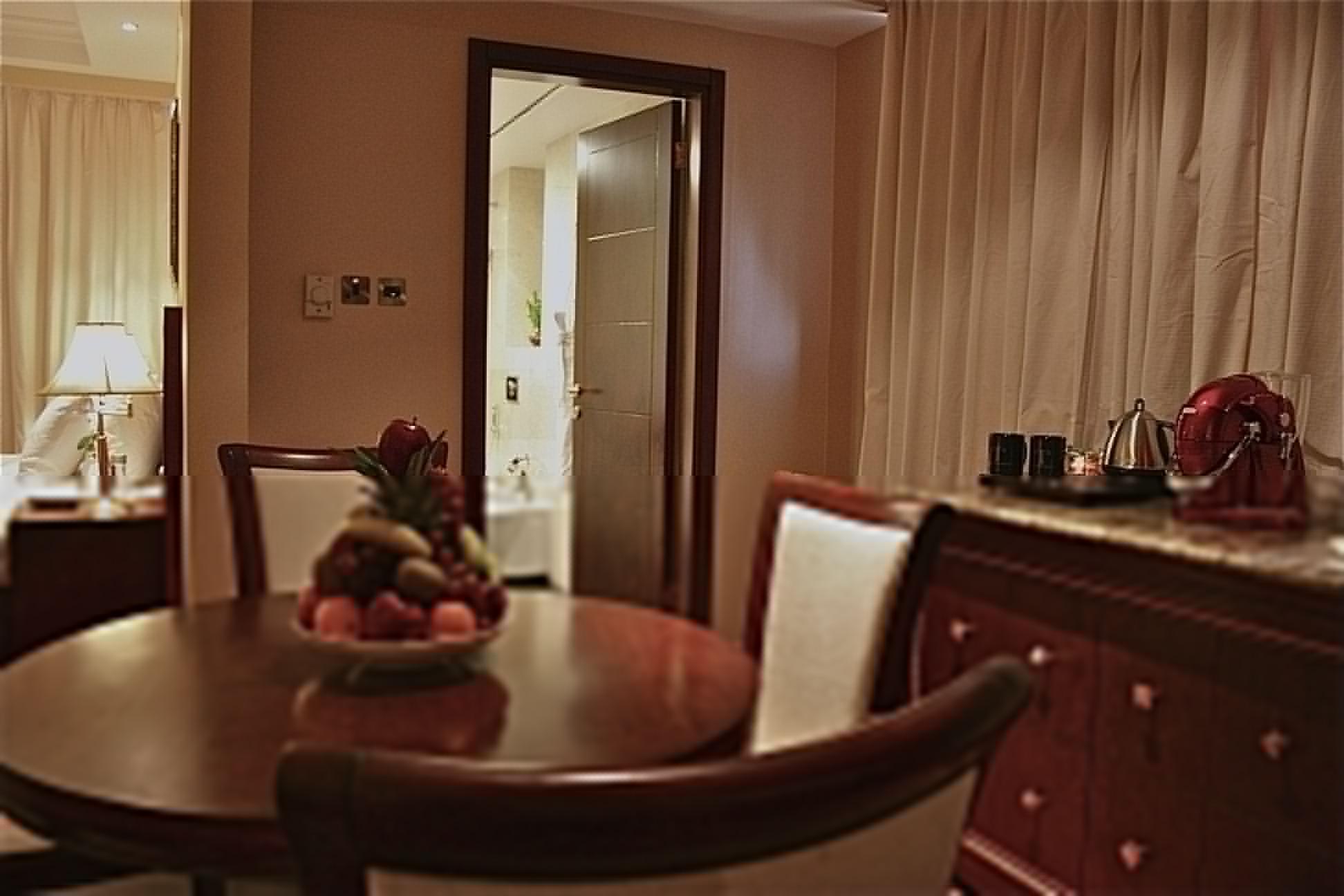 אבו דאבי Trianon Royal Hotel מראה חיצוני תמונה