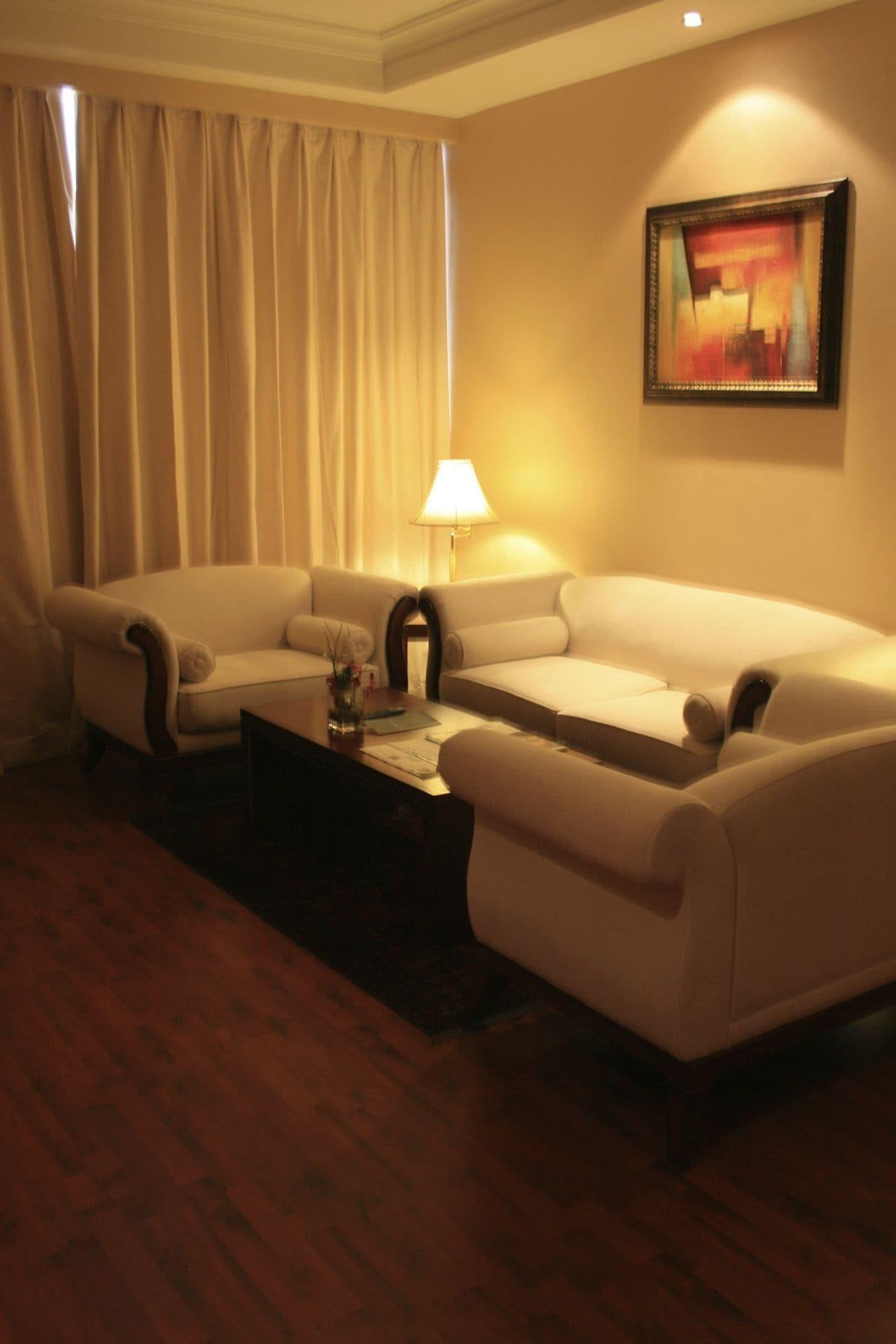 אבו דאבי Trianon Royal Hotel מראה חיצוני תמונה