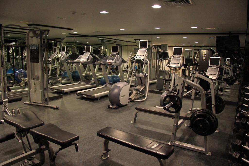 אבו דאבי Trianon Royal Hotel מראה חיצוני תמונה